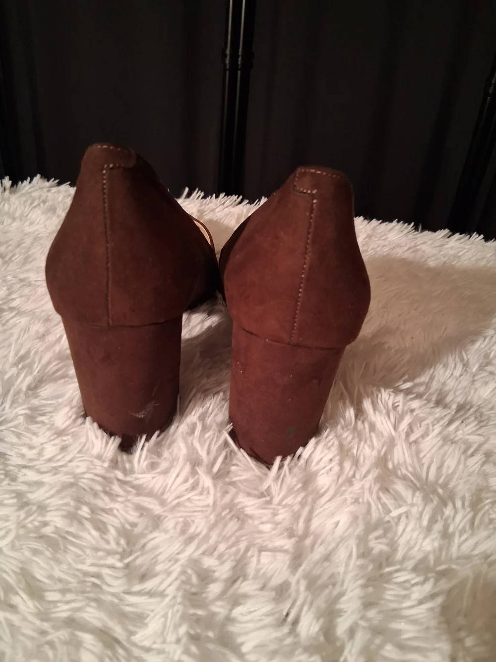 Marc Fisher Dark Brown Suede Pointed-Toe Pumps NWOT, glue Frome Tag Inside, Hee